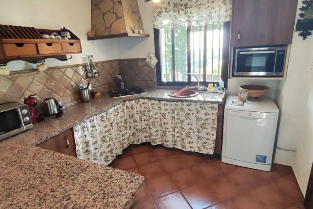 エル・ガストル Casa La Rocaヴィラ エクステリア 写真