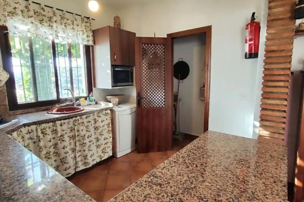 エル・ガストル Casa La Rocaヴィラ エクステリア 写真